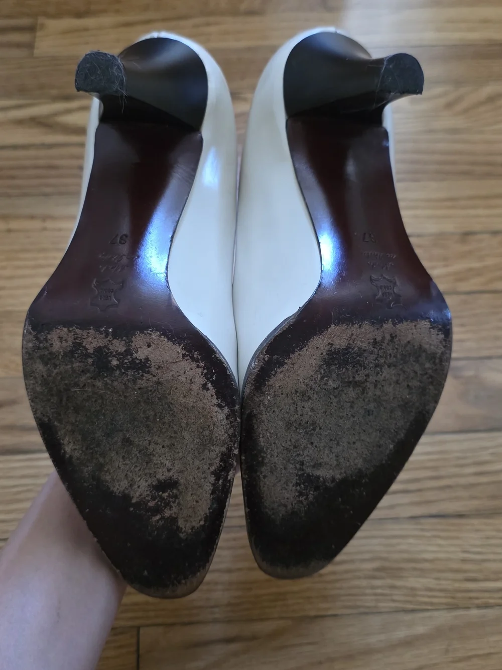 Vintage Off-White Leather Perforated Spectator Pumps